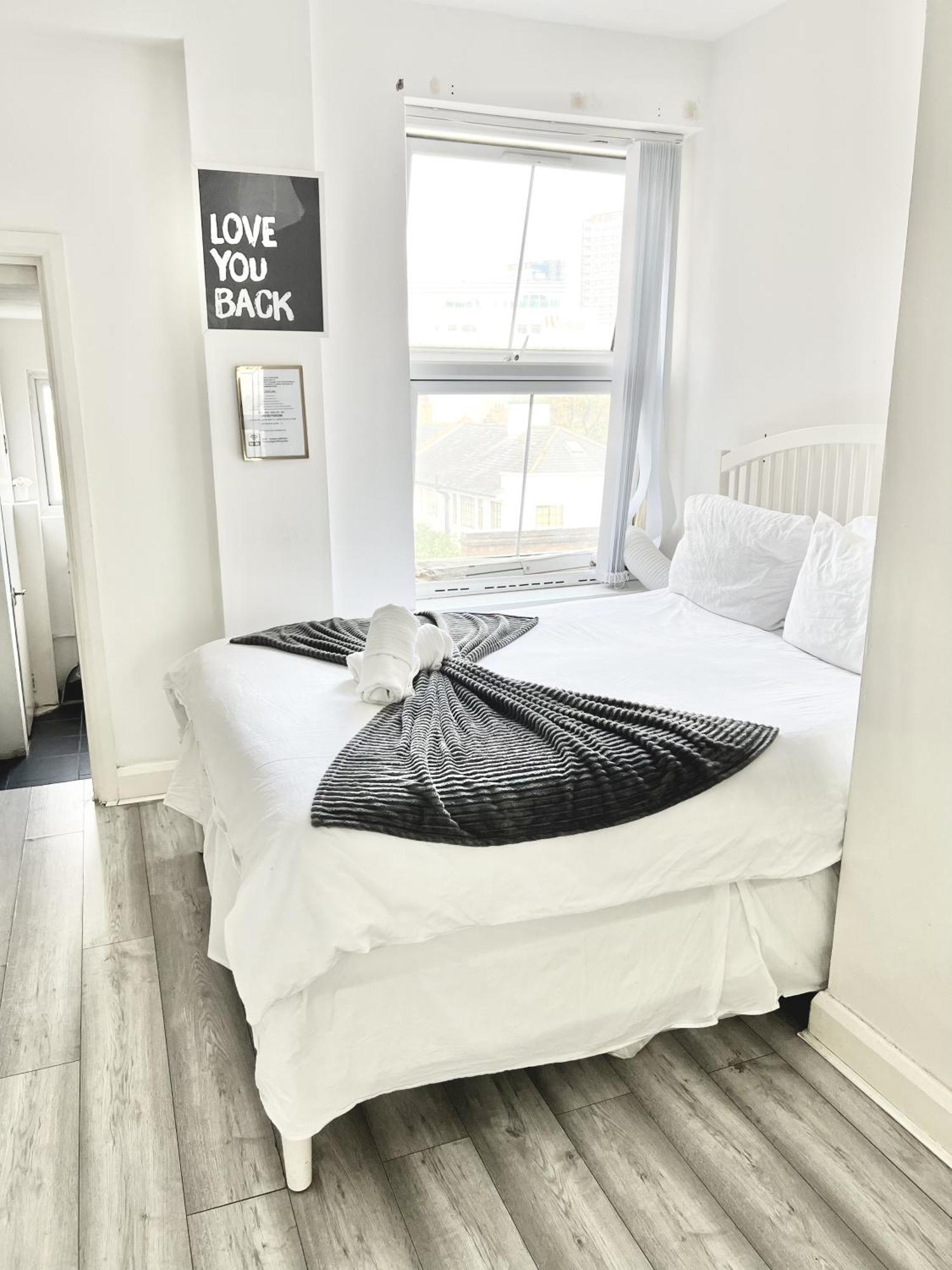Apartament Next Westfield Mall Londen Buitenkant foto